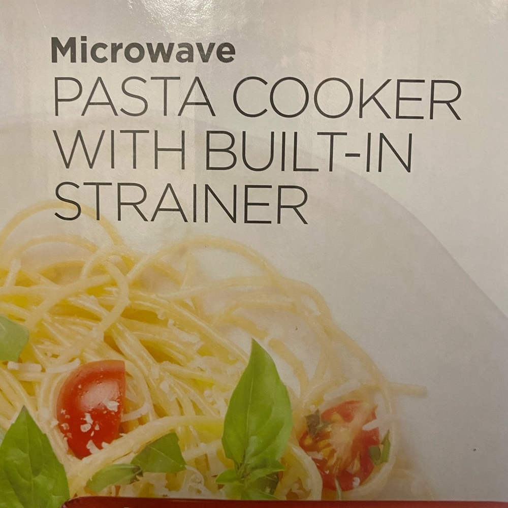 Microwave Pasta Cooker with Built-In Strainer